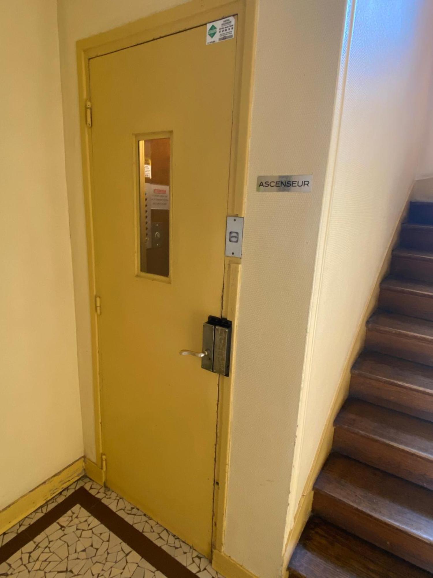 Apartment 2 Versailles